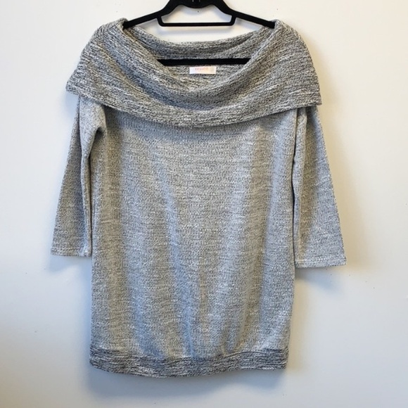 Renee C off the shoulder sweater - Picture 1 of 4